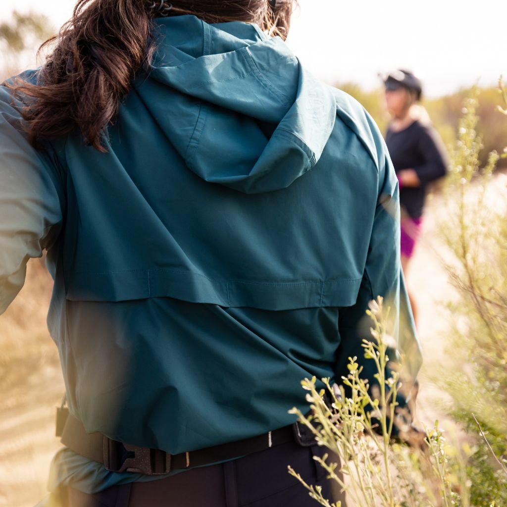 [Shaded Spruce] woman wearing Shaded Spruce alden anorak hiking