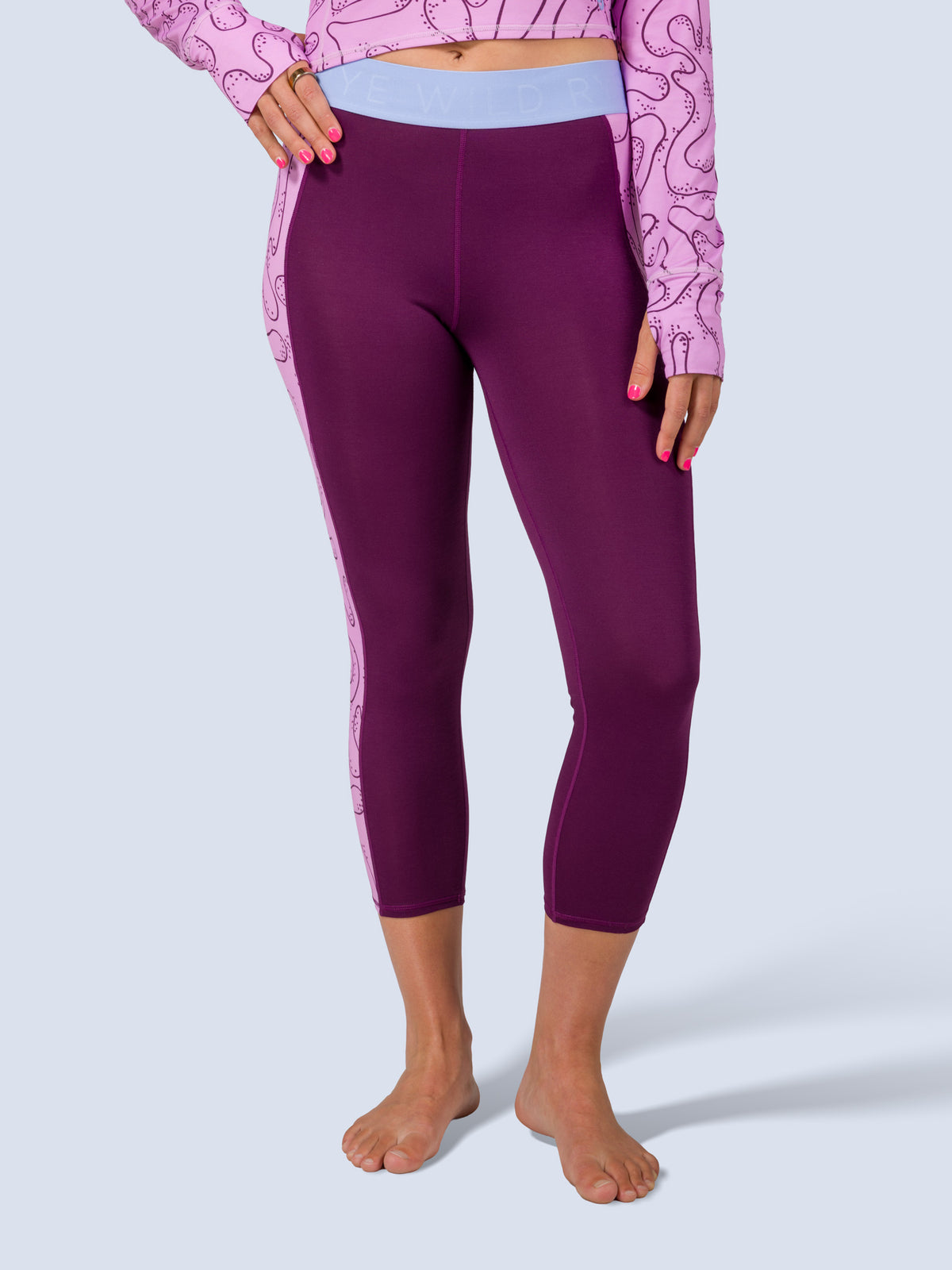 [Mulberry Blocked] Bassett LITE Legging in mulberry blocked, on model front crop view