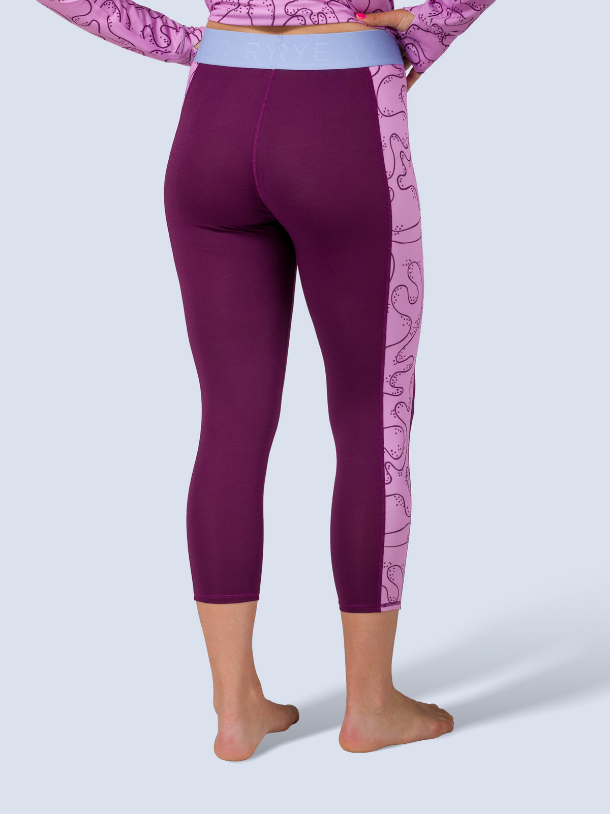 [Mulberry Blocked] Bassett LITE Legging in mulberry blocked, on model back crop view