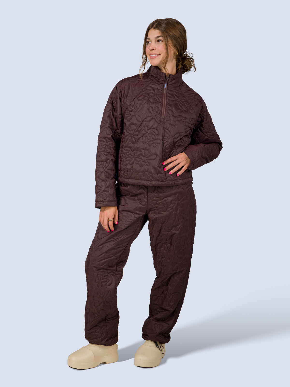 [Espresso Reef] Payette Pullover – full-length front view of model wearing the pullover and matching pants