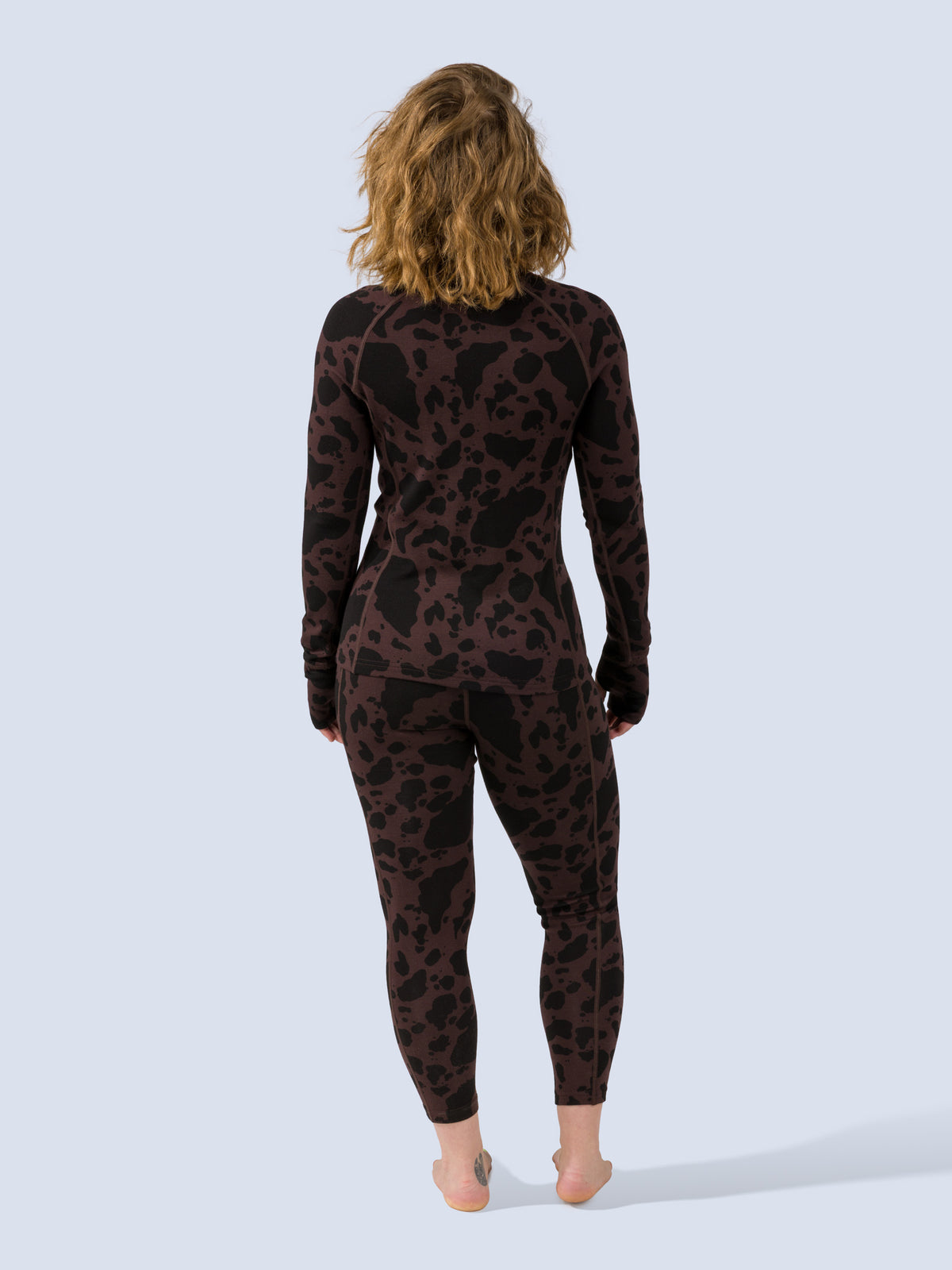 [Moo La La] Bassett Half Zip – full outfit, back view