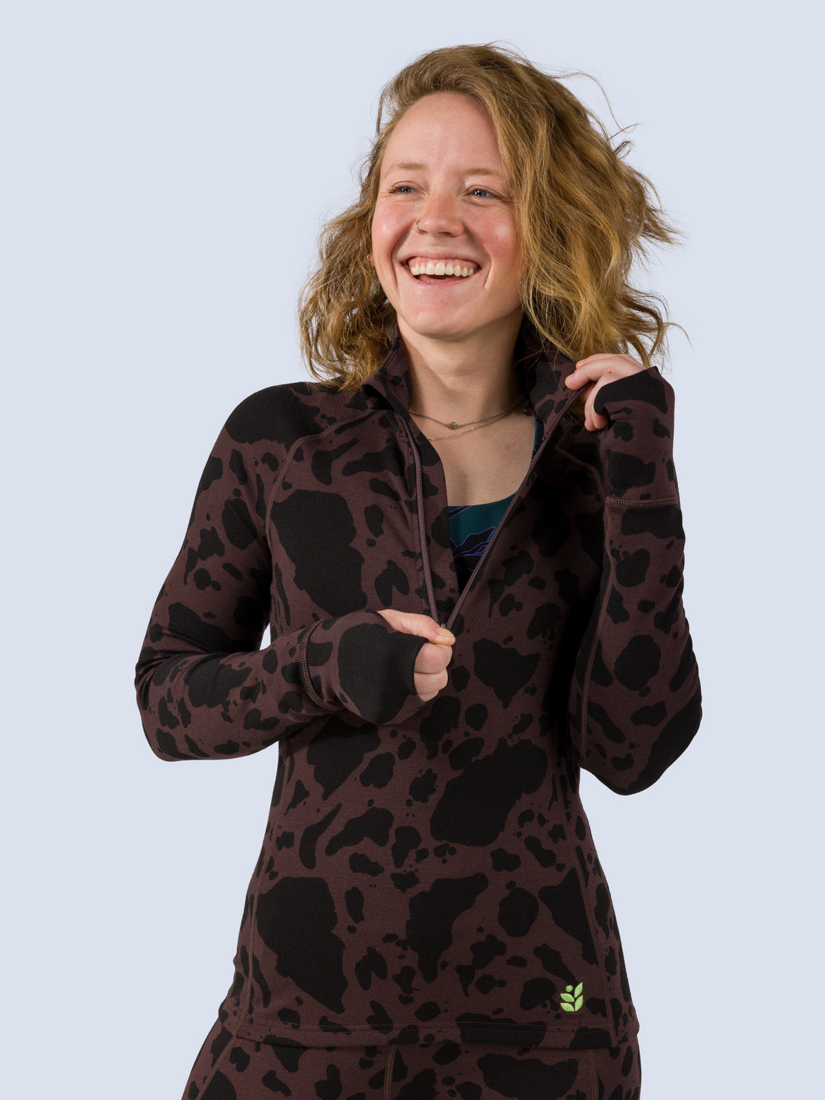 [Moo La La] Bassett Half Zip – front zip detail