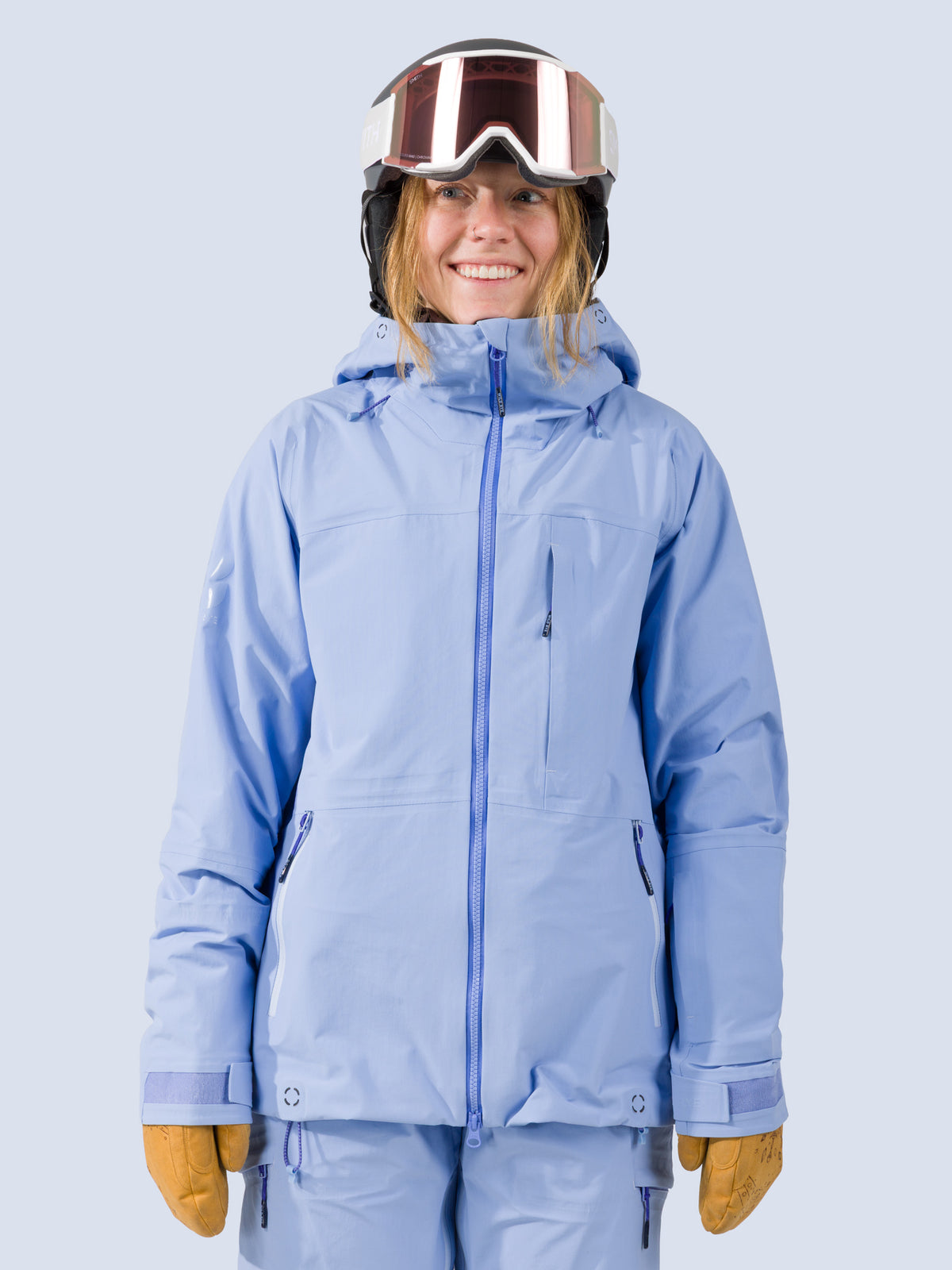 [Breeze] Butterfield 3L Jacket in breeze blue, on model front crop view