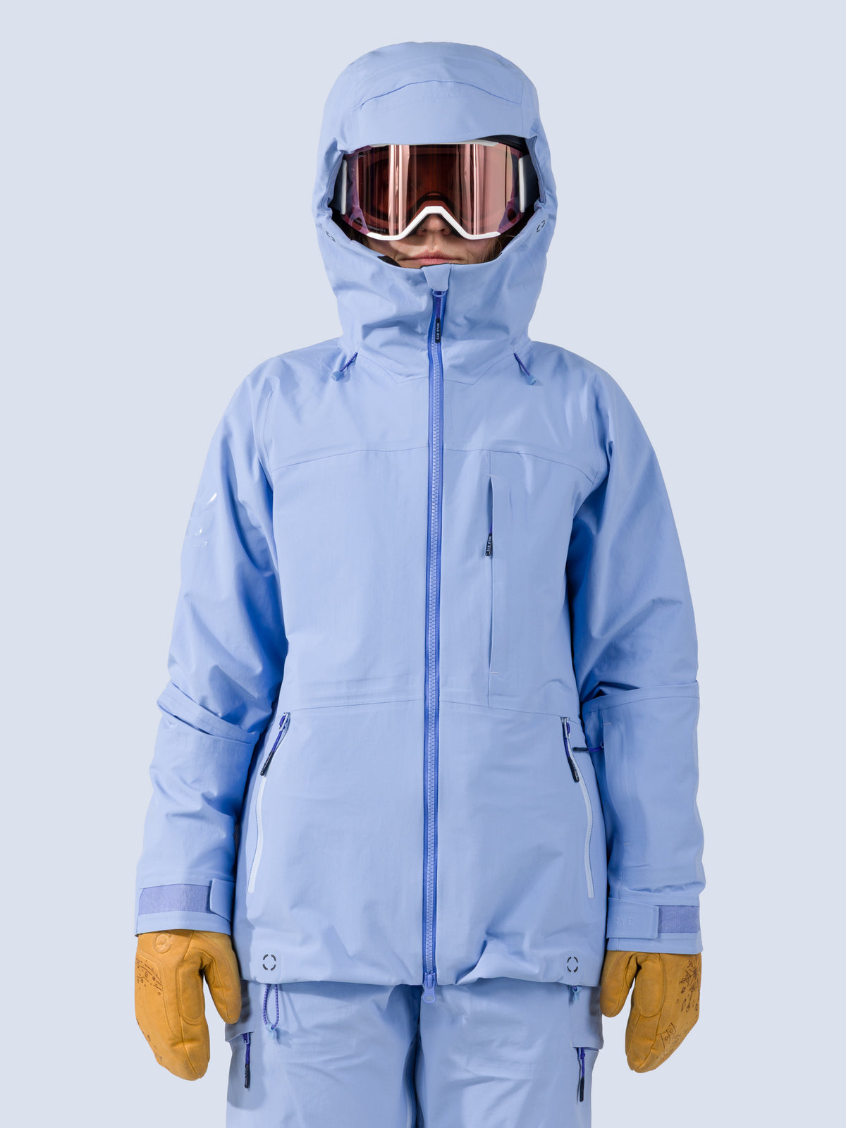 [Breeze] Butterfield 3L Jacket in breeze blue, on model front crop view