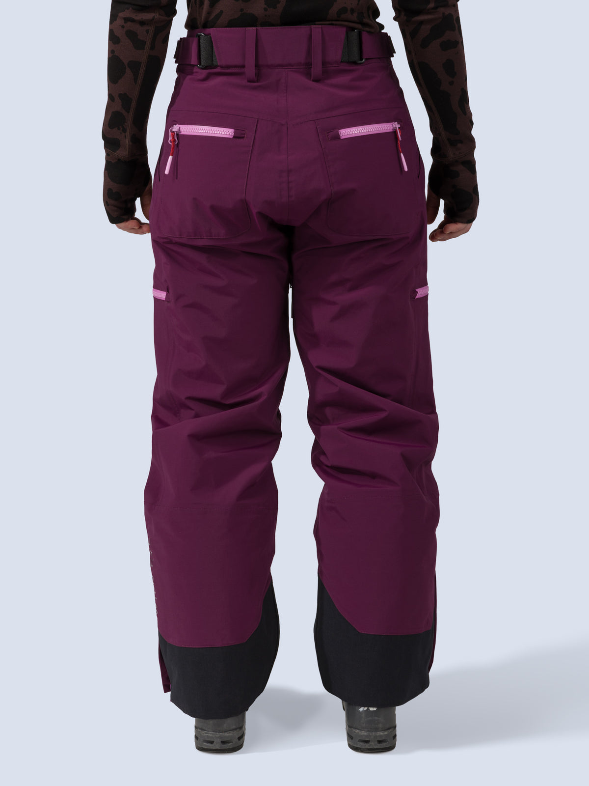 [Mulberry] Roundhouse 2L Insulated Pant in mulberry purple, on model back crop view