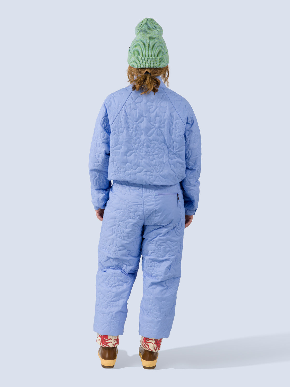 [Breeze Reef] Payette Pullover – full-length back view of model wearing the pullover and matching pants