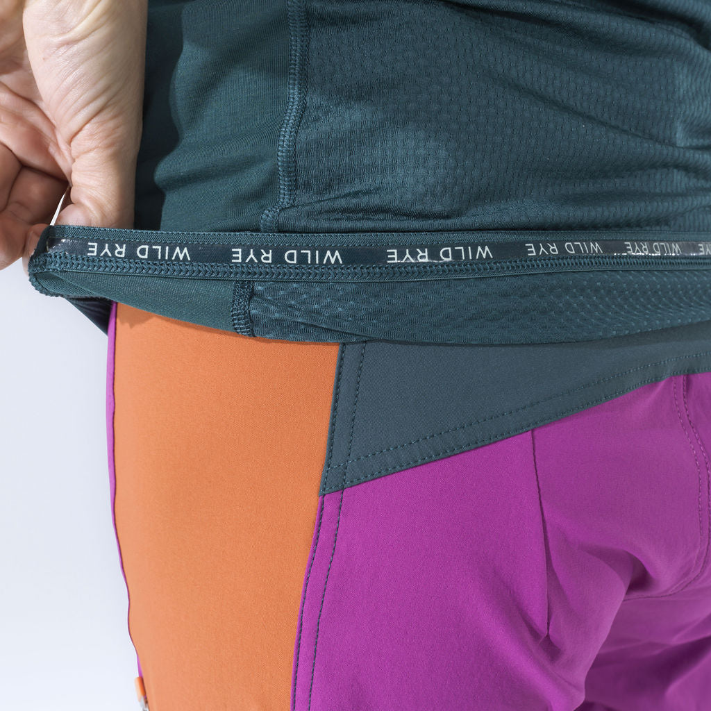 [Shaded Spruce] Salida Bike Jersey Shaded Spruce Hem Grip Detail