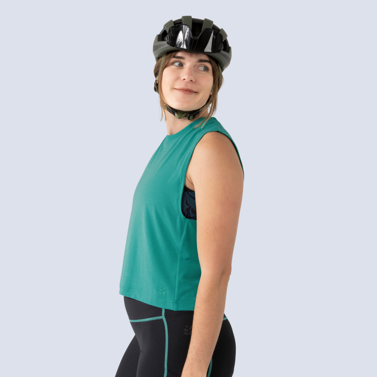[Alhambra] Alhambra teal Keller Crop Tank  on model side crop view
