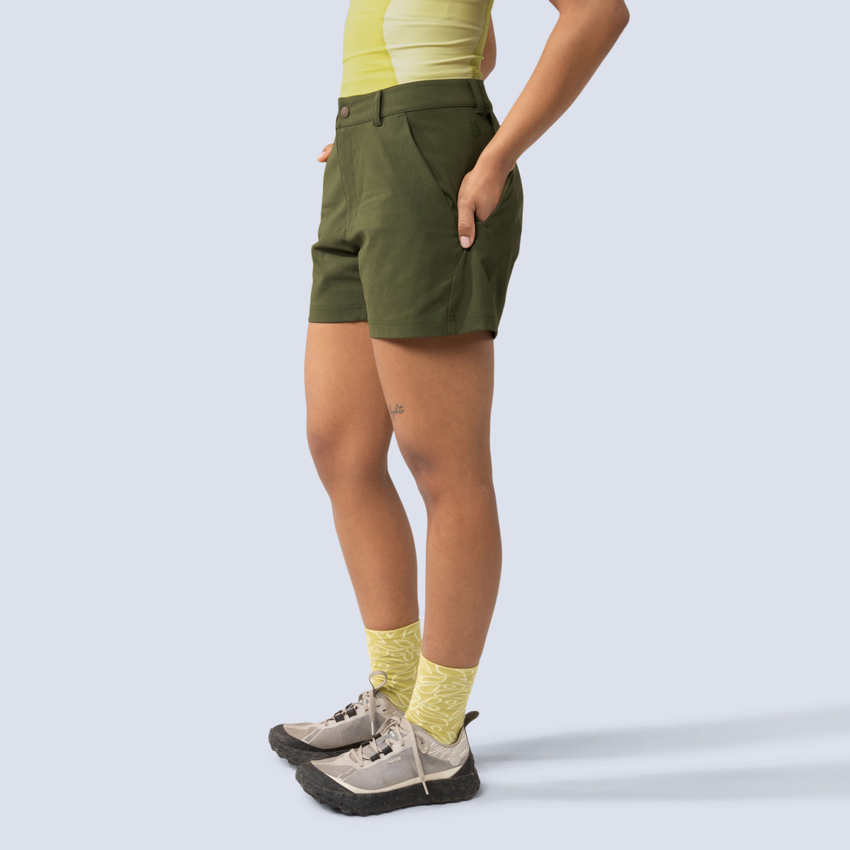 [Olive You] Esther Short in Olive you, on model side crop view
