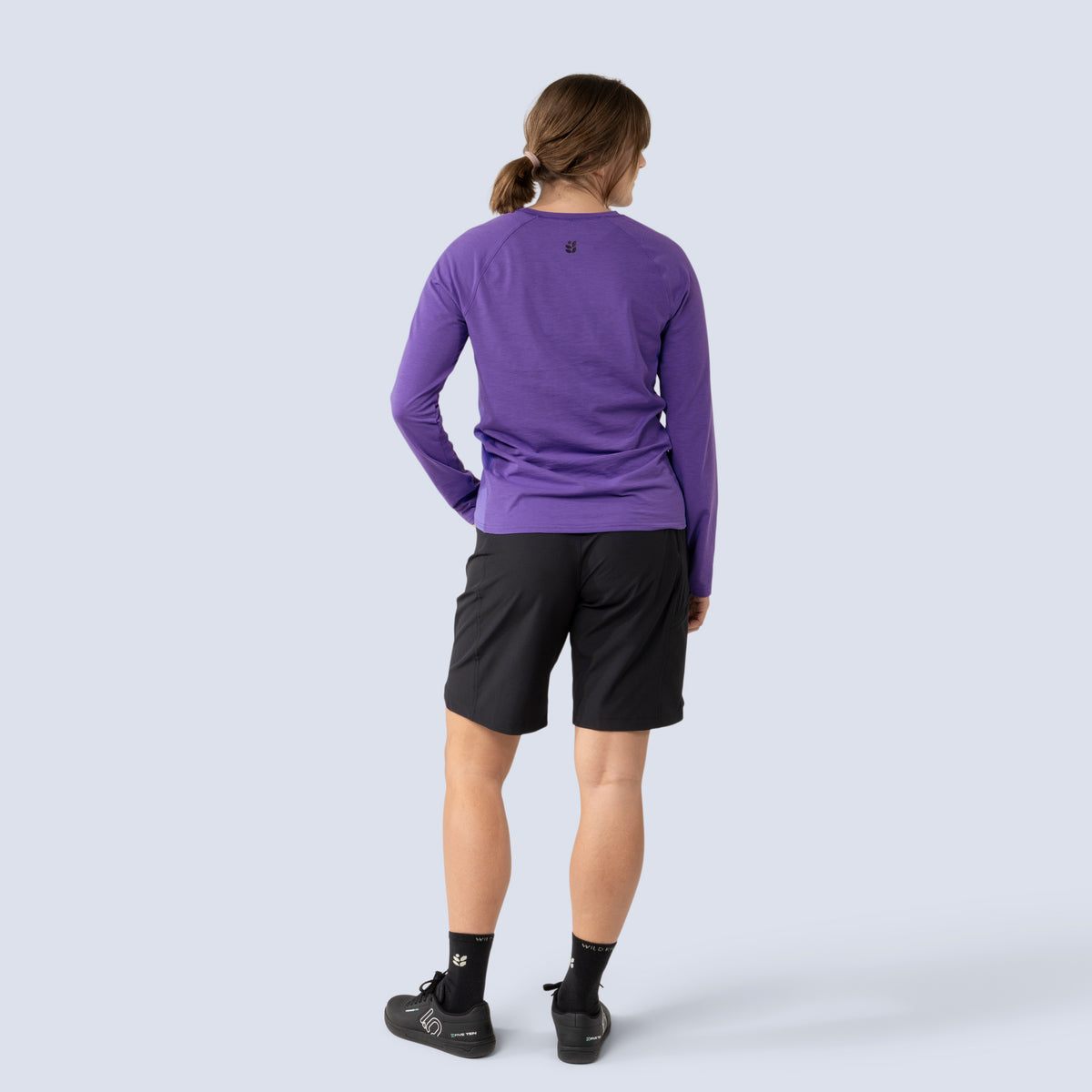 [Iris] Holly Jersey in Iris, on model back full body view