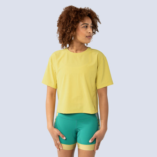 [Gecko] Easley Crop tee in gecko yellow, on model front crop view