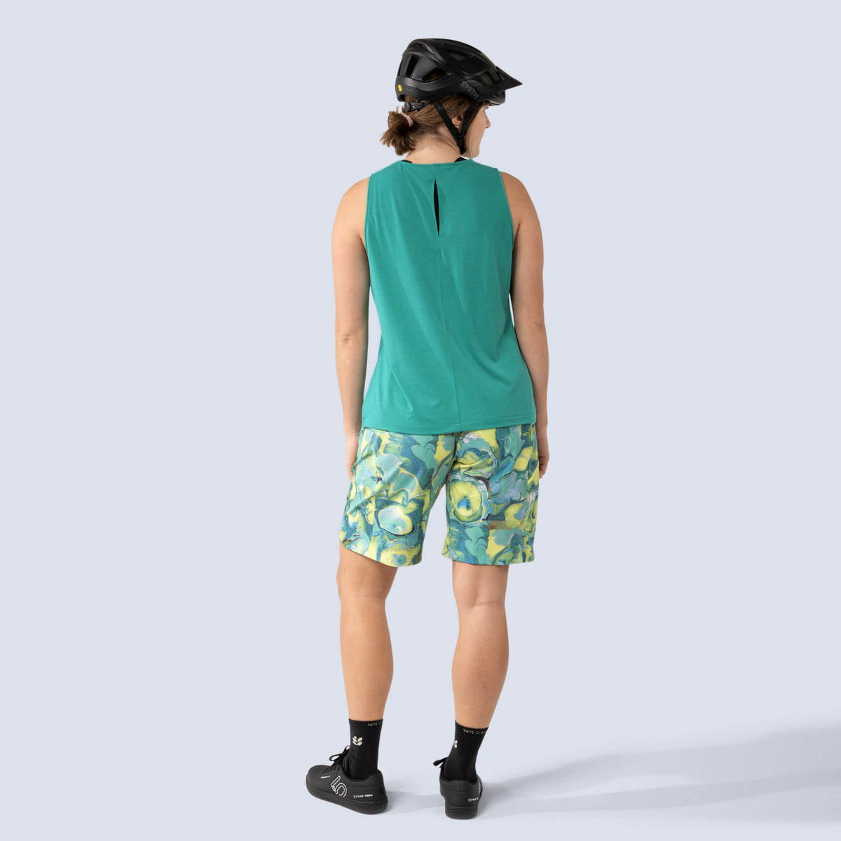 [Marble] Riley 10" bike short, marble green on model back full body view