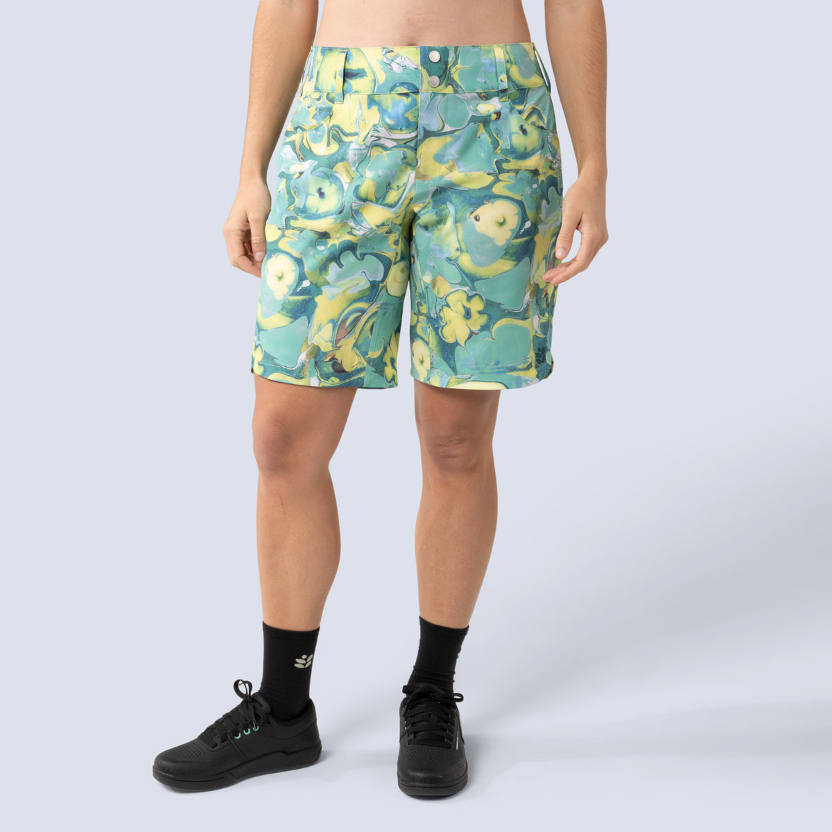 [Marble] Riley 10" bike short, marble green on model front crop view