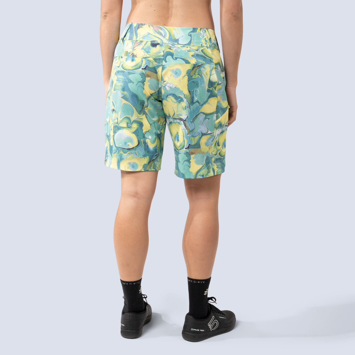 [Marble] Riley 10" bike short, marble green on model back crop view