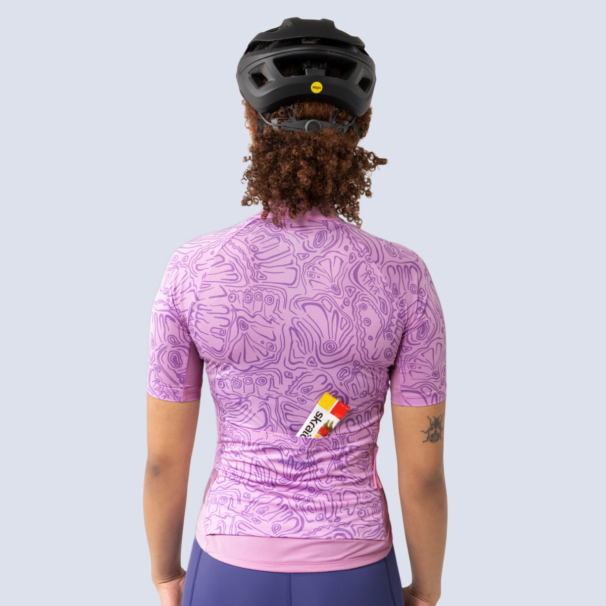 [Alpenglow Wings] Gem Jersey pink back crop view on model