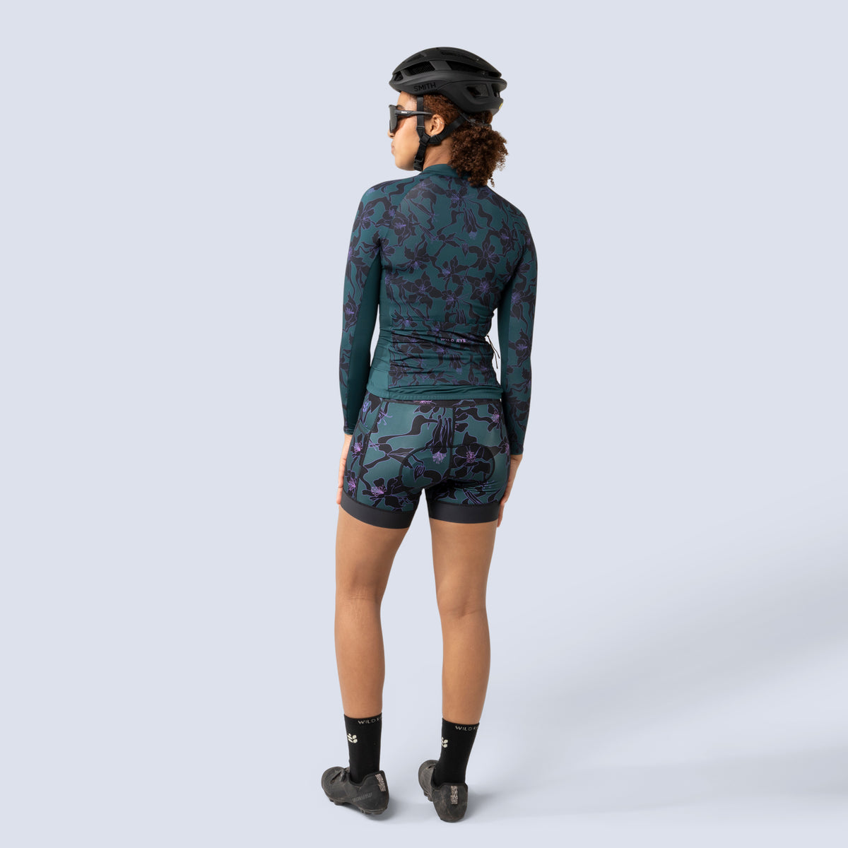 [Spruce Aquila Bloom] Gem longsleeve jersey in spruce aquila bloom, on model back full body view