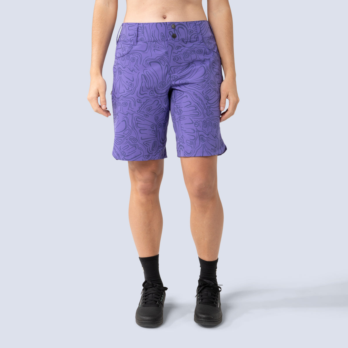 [Iris Wings] Riley 10" bike short, iris wings on model front crop view