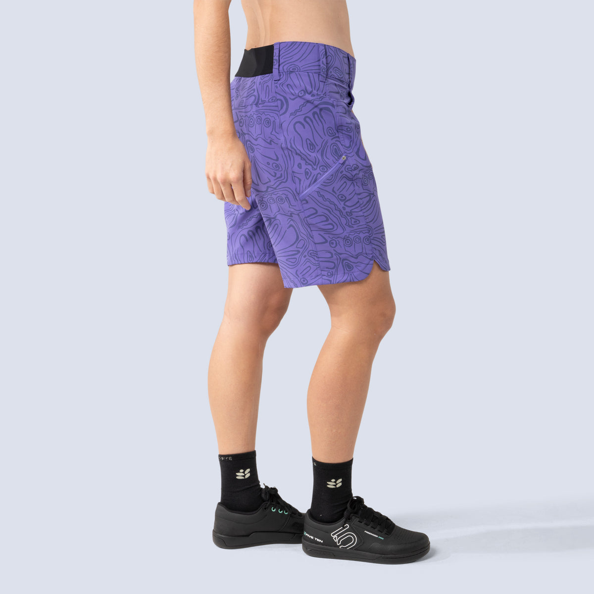 [Iris Wings] Riley 10" bike short, iris wings on model side crop view