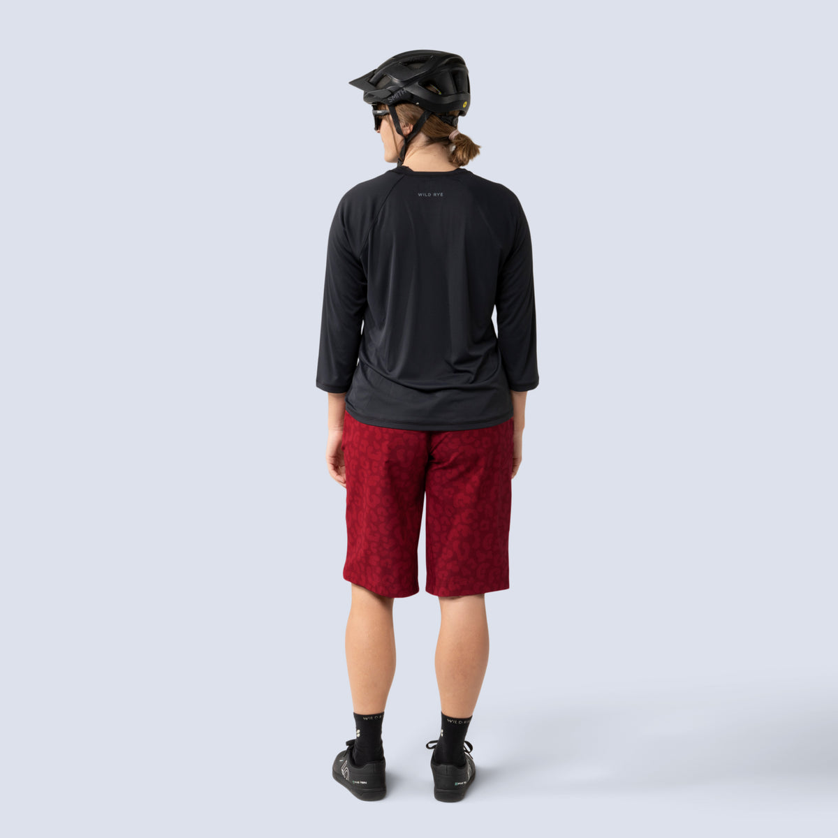 [Garnet Meow] Frankie 14.75" Short in Garnet Meow, on model back full body view