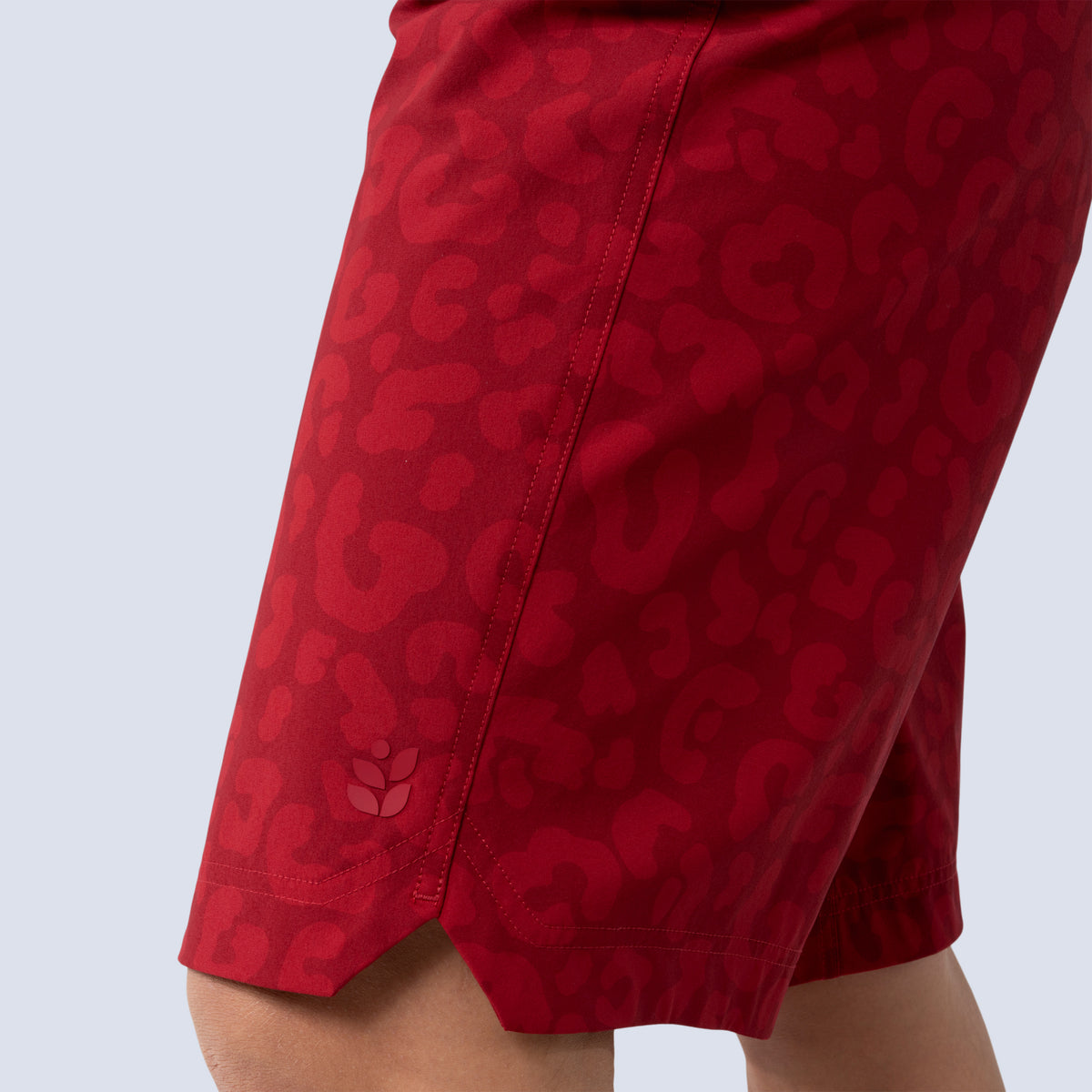 [Garnet Meow] Frankie 14.75" Short in Garnet Meow, hem detail