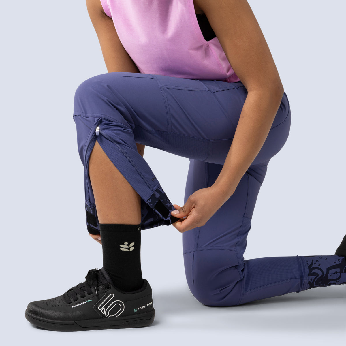 [Reflections] Purple freyah pants calf zipper detail