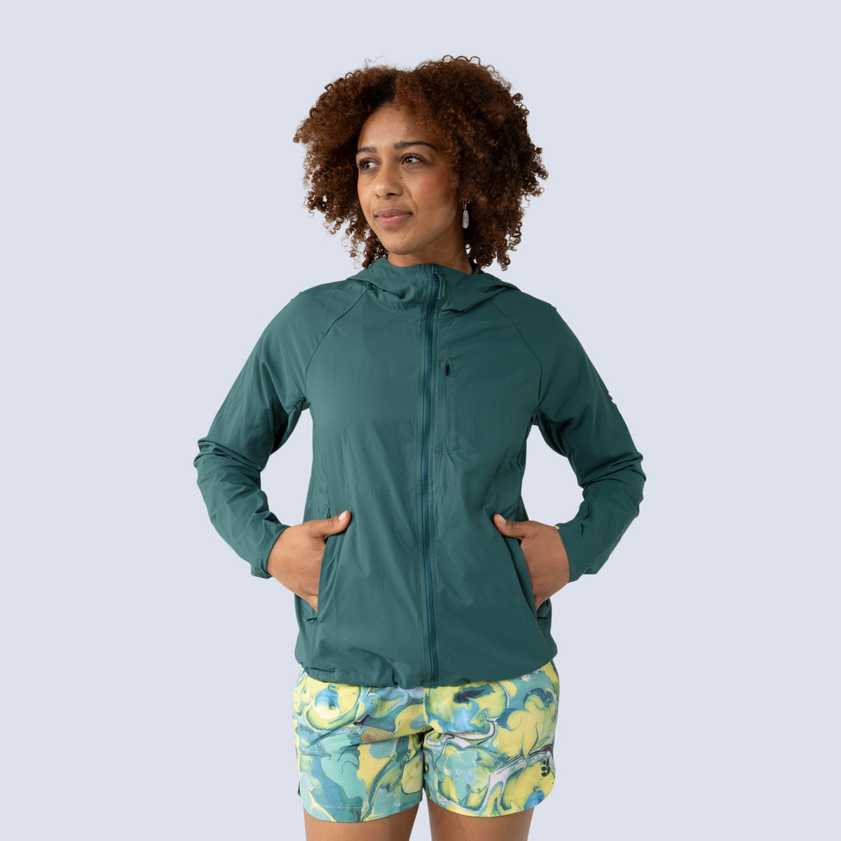 [Shaded Spruce] Rustler windbreaker in shaded spruce, on model front crop view