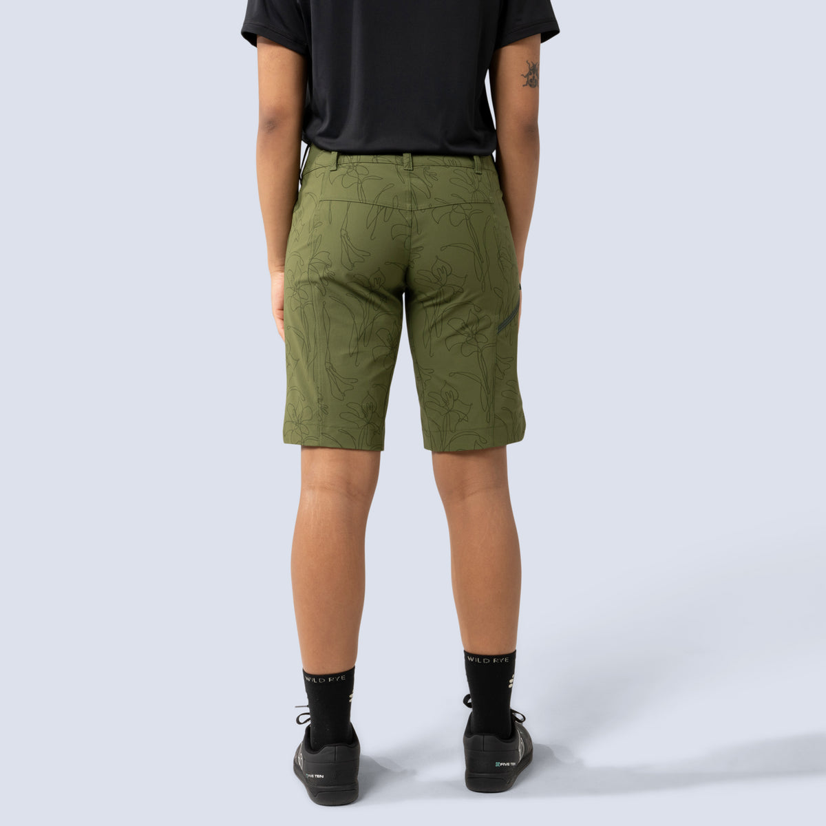 [Olive You] Freel 12" bike short olive green on model back crop view
