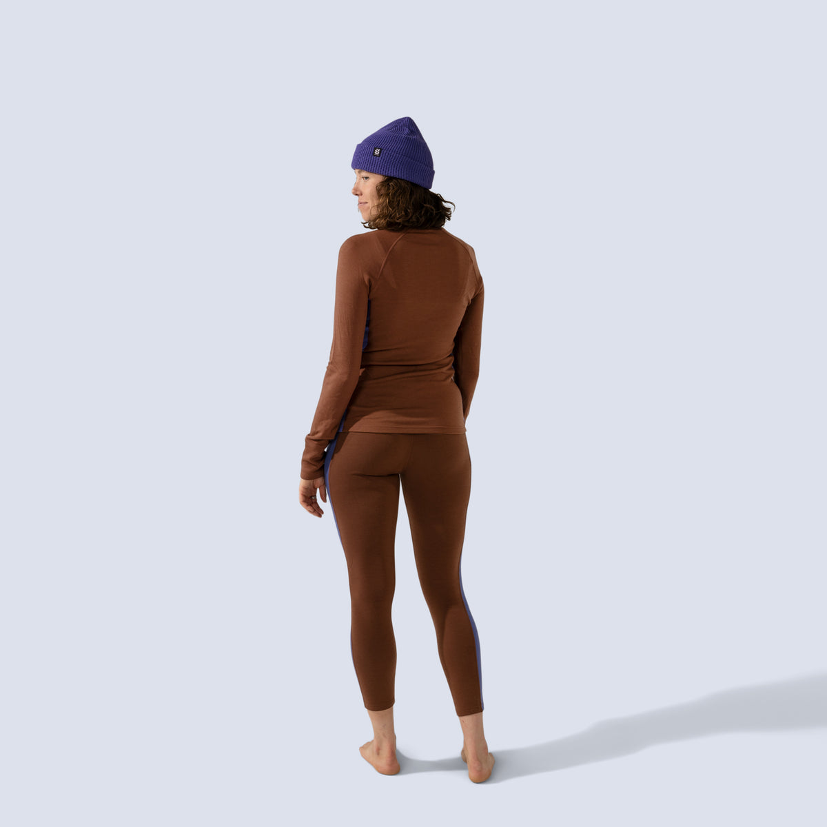[Chestnut Storm] Bassett Half zip in chestnut storm, on model back full body view