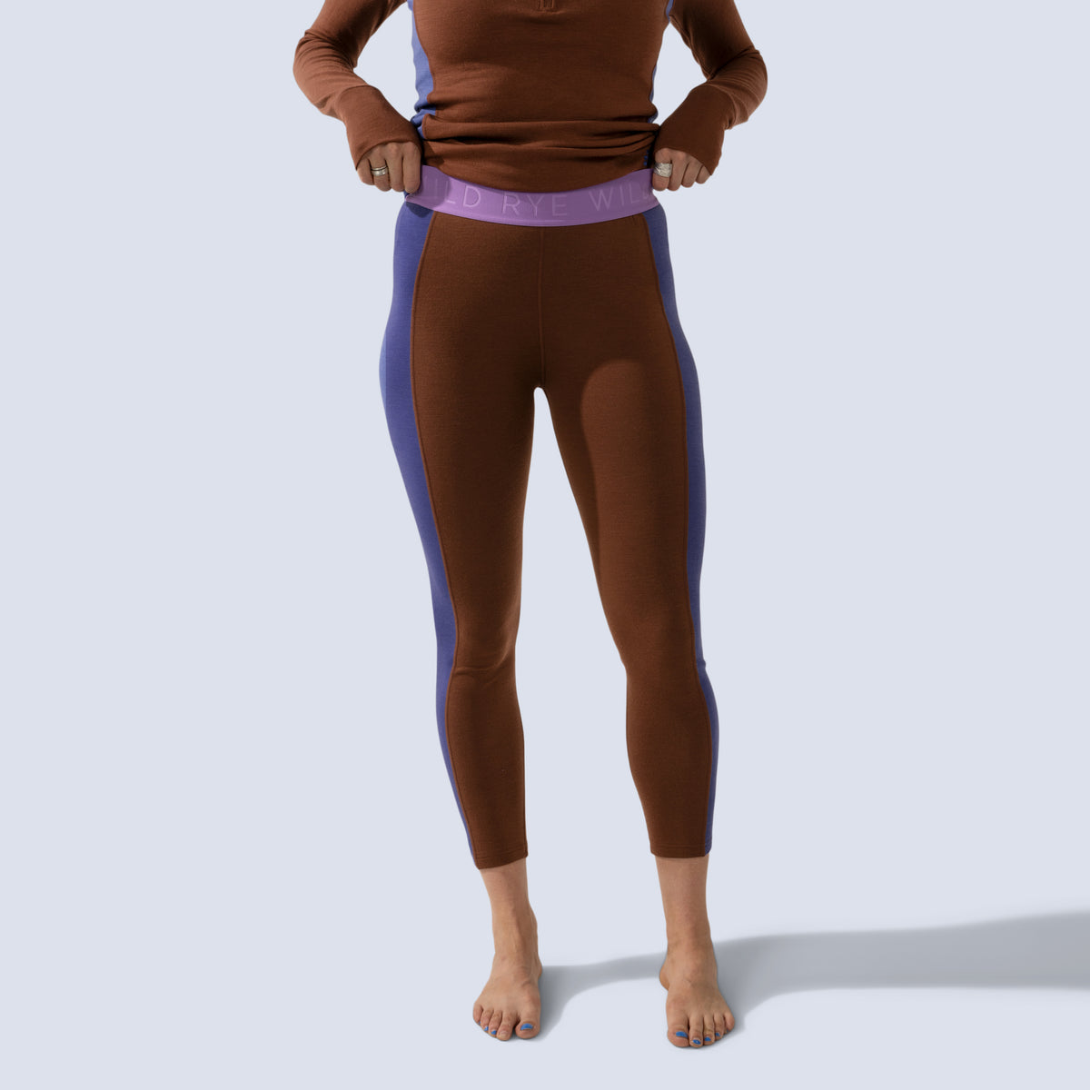 [Chestnut Storm] chestnut storm blocked baselayer legging, on model front crop view