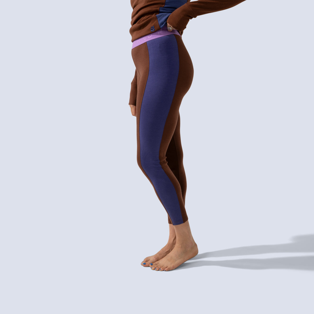 [Chestnut Storm] chestnut storm blocked baselayer legging, on model side crop view