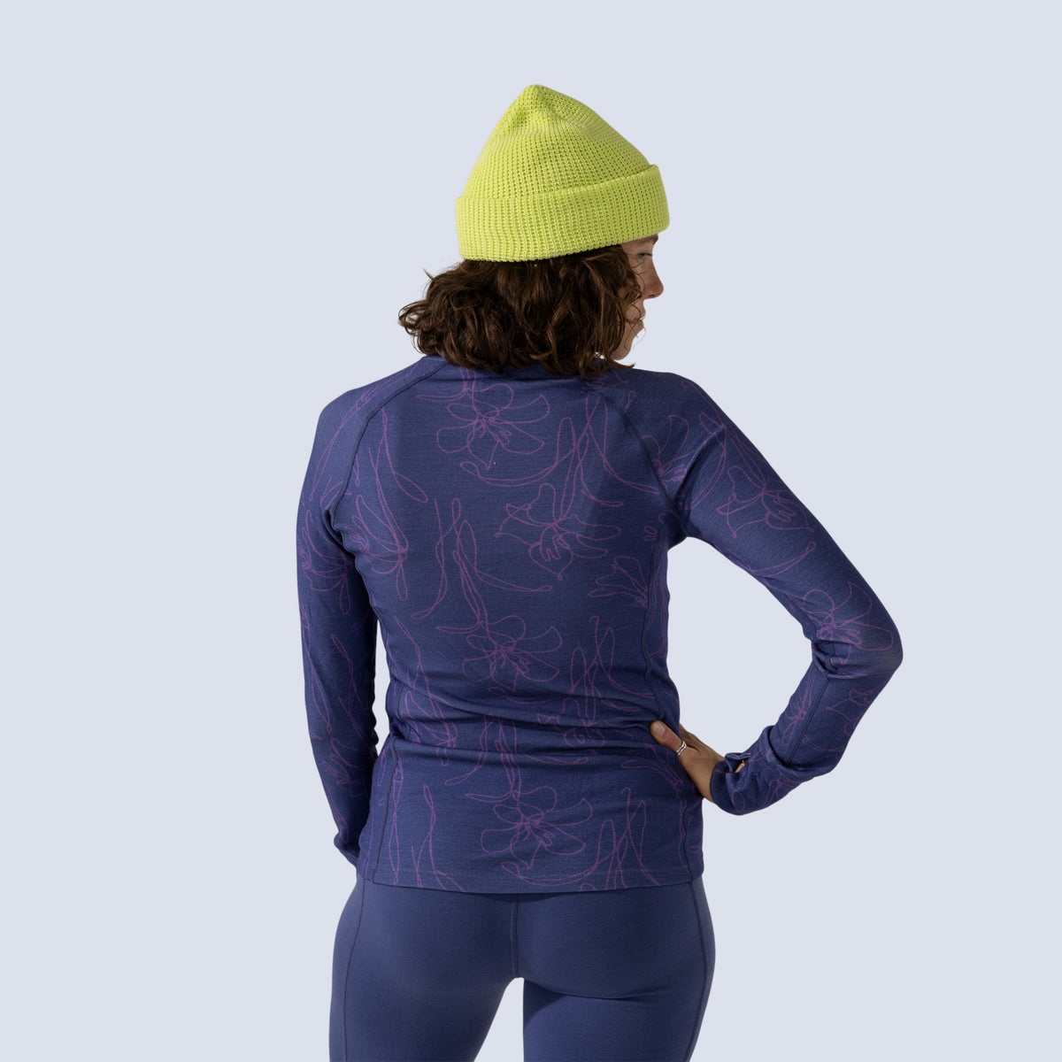 [Storm Contour] Bassett Half zip in storm contour, on model back crop view