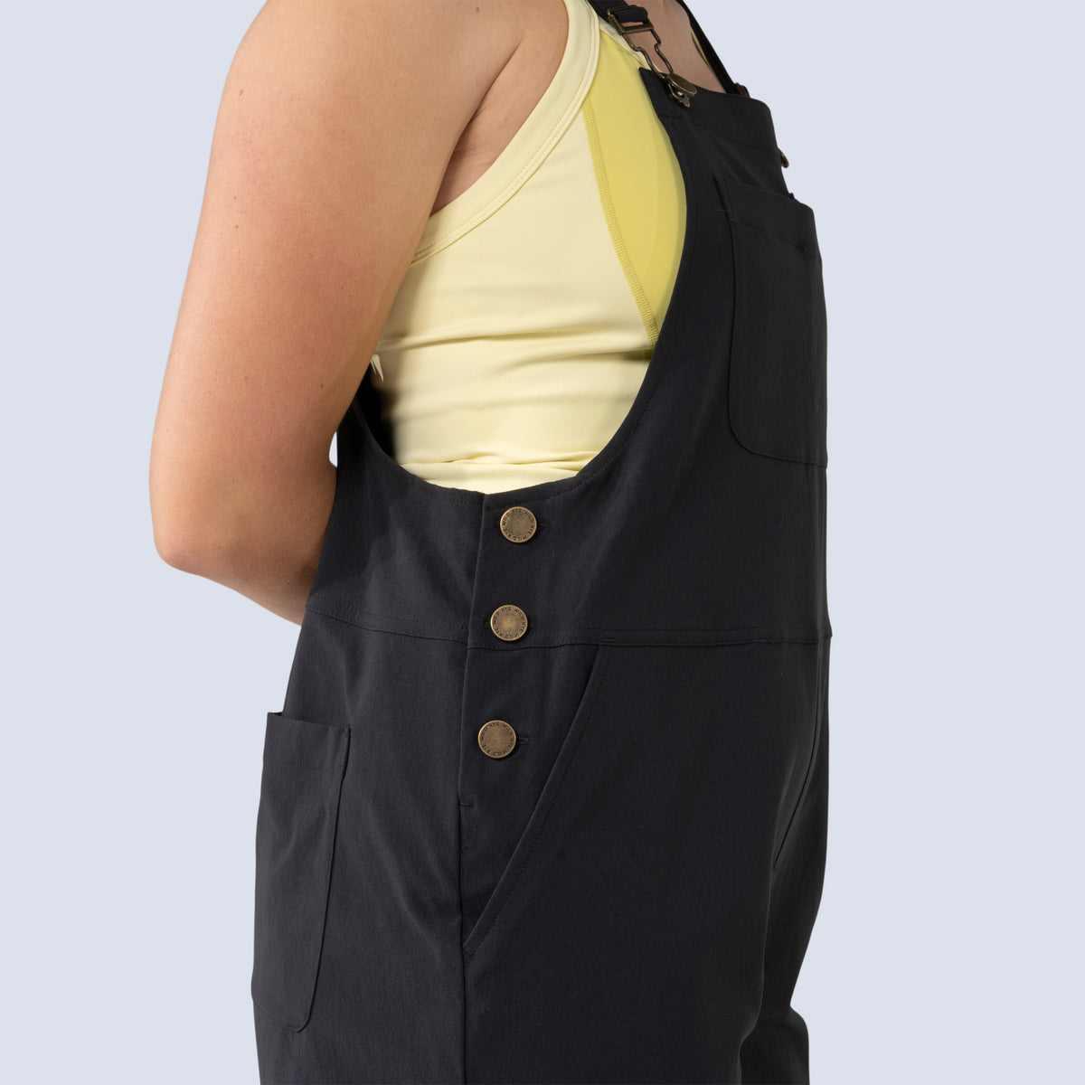 [Black] Eeva short overalls black, side button view