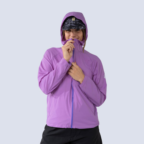 [Amethyst] Rustler windbreaker in amethyst, on model front crop view