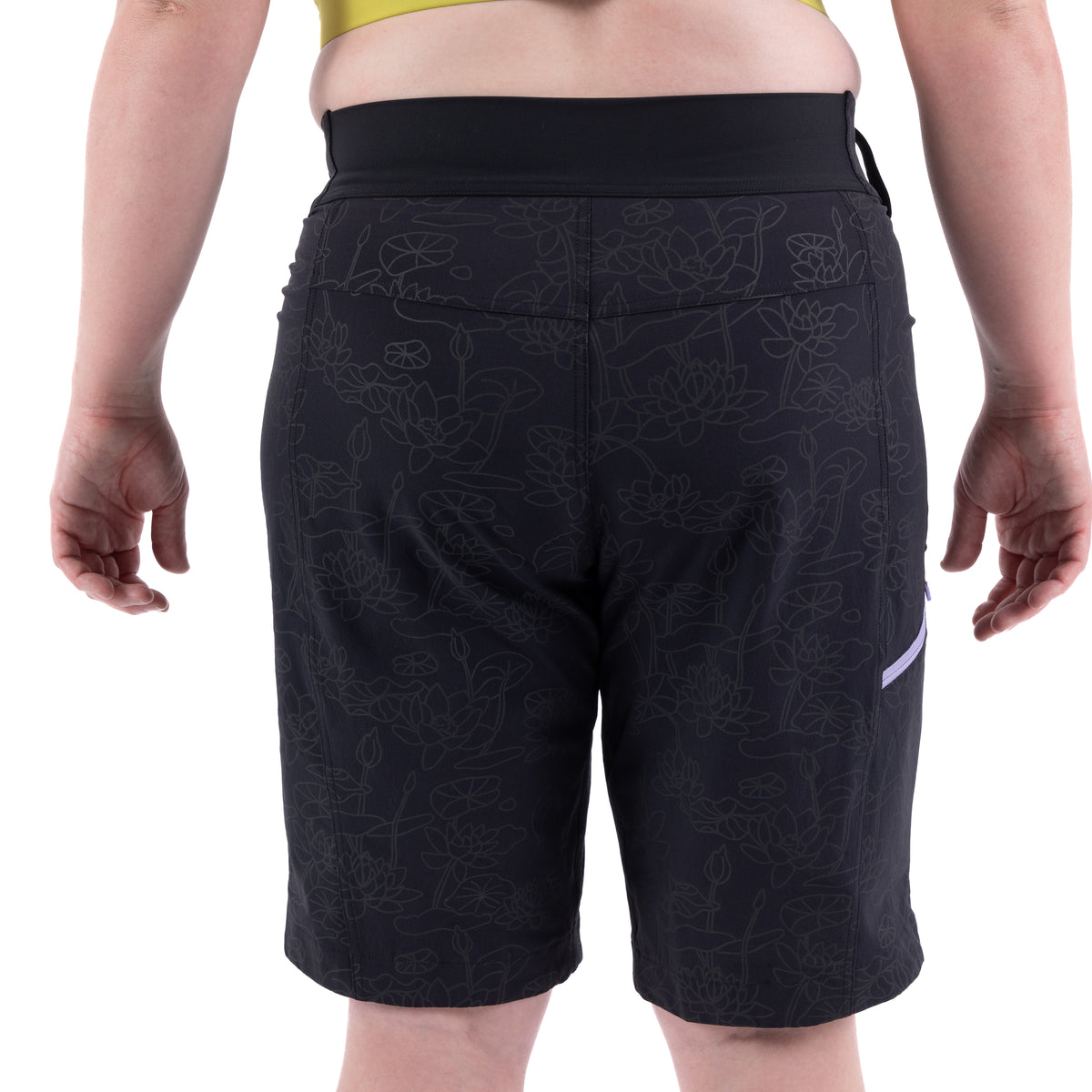 [Lotus Grayscale]  Freel FLEX Bike Short back view